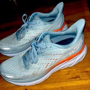 HOKAS too much support size 9 and small scuff on the left shoe, worn 3x